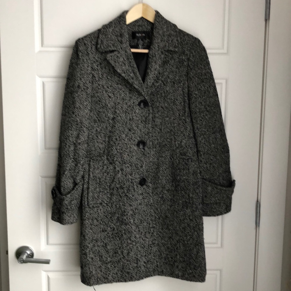 Beautiful b&w marled pea coat